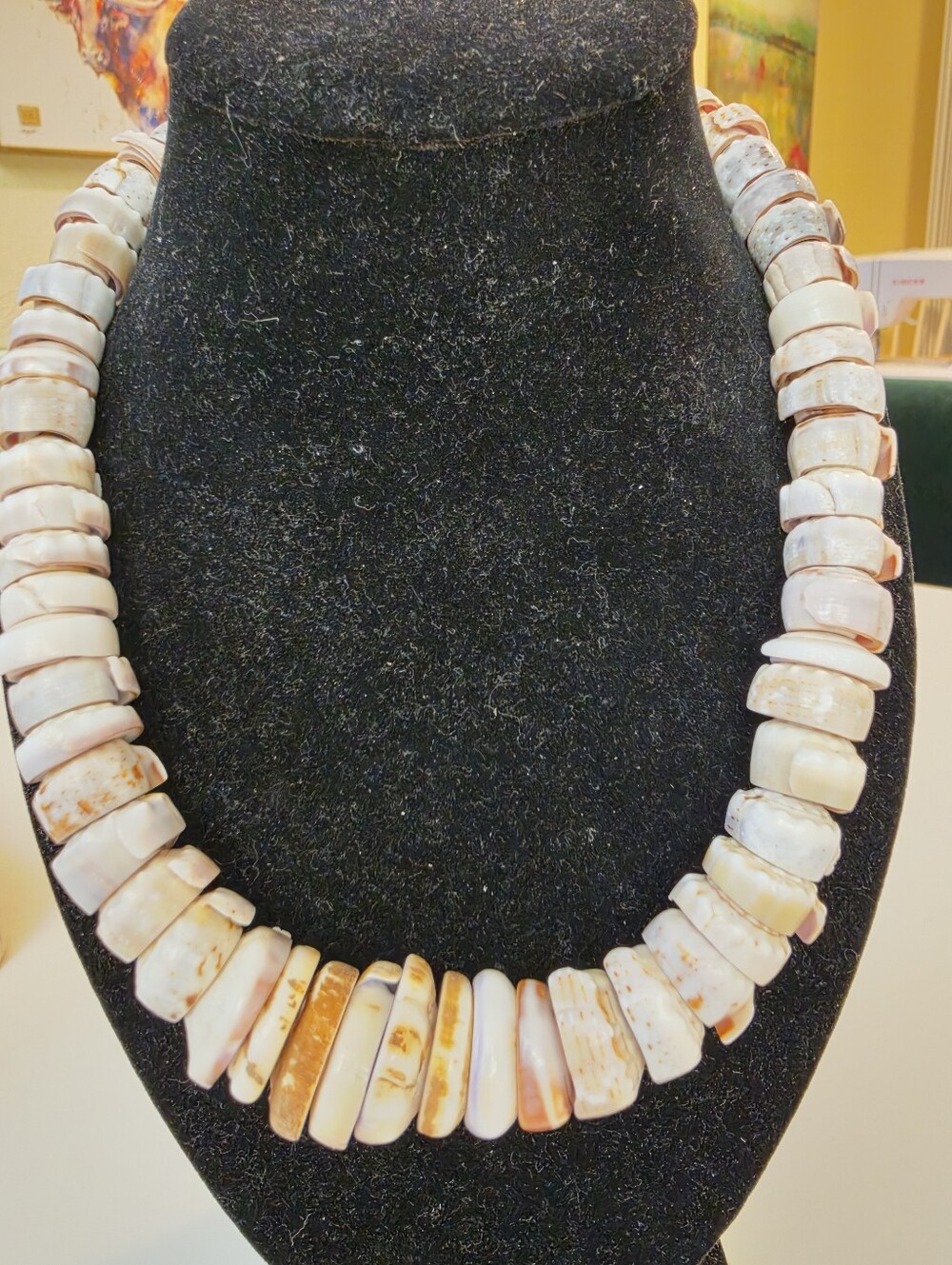 Vintage Hawaiian Puka shell necklace Very Large Unisex 18” long